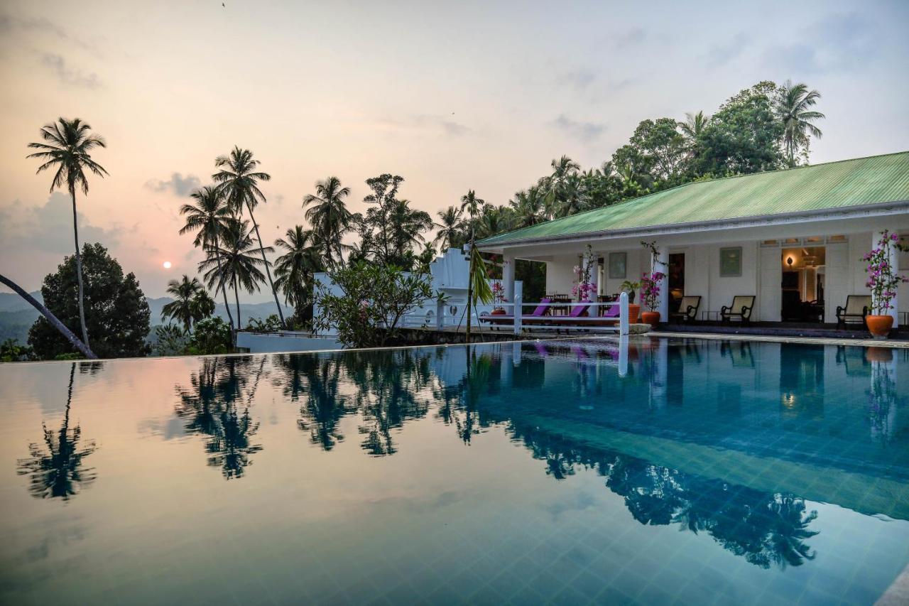 The Flame Tree Estate & Hotel Канди Екстериор снимка